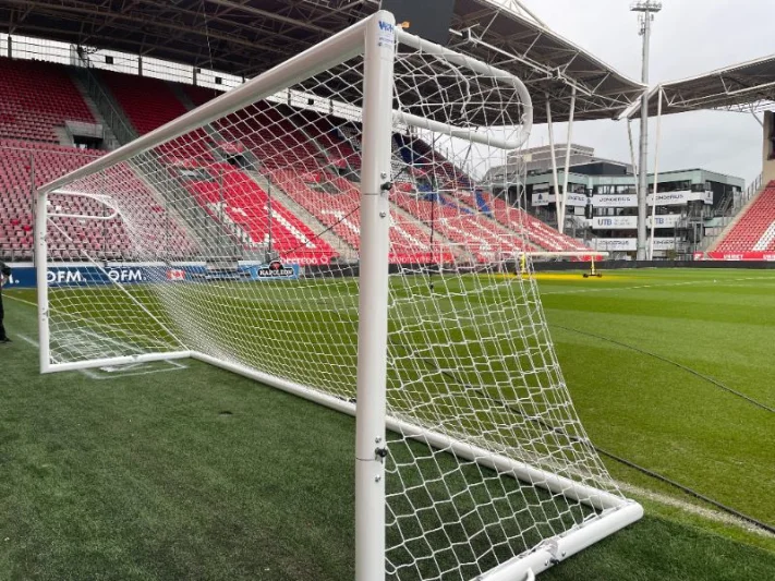 Hinged stadium goal (Roaler Goal)