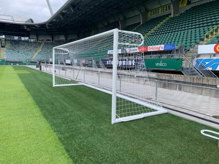 Hinged stadium goal (Roaler Goal)