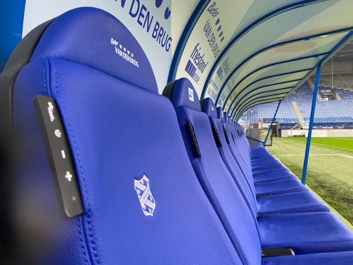 stoelverwarming dug out stoelen sc heerenveen