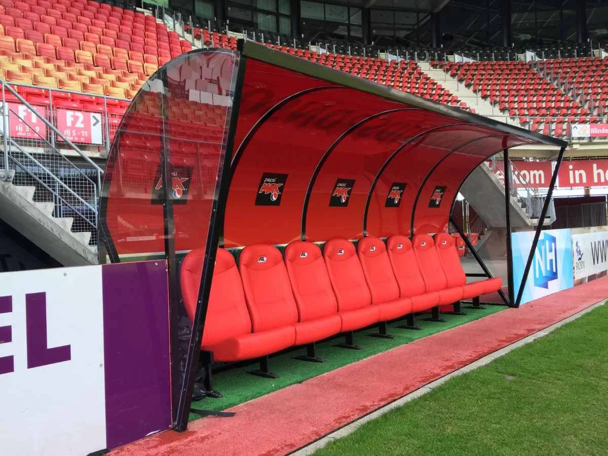Dug out chair Baco bench