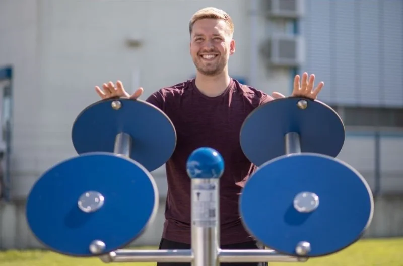 Shoulder fitness equipment