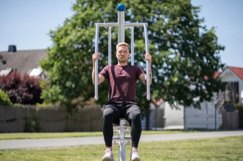 Shoulders / back strength station