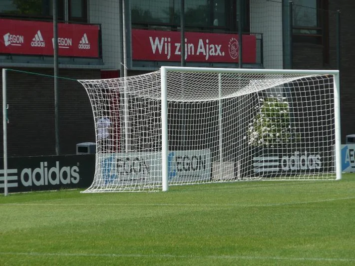 Voetbaldoel met spanstangen (kooimodel) toekomst ajax