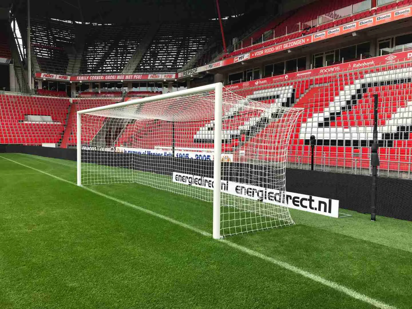 voetbaldoel met verzonken grondraam