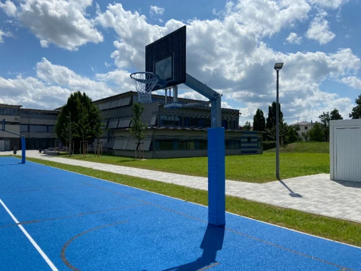 Basketbal bord verstelbaar