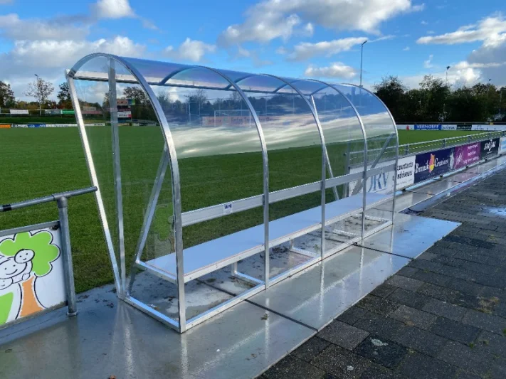 Dugouts 150 cm deep