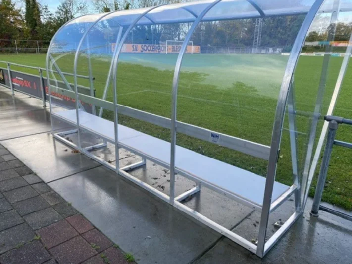 Dugouts 150 cm deep