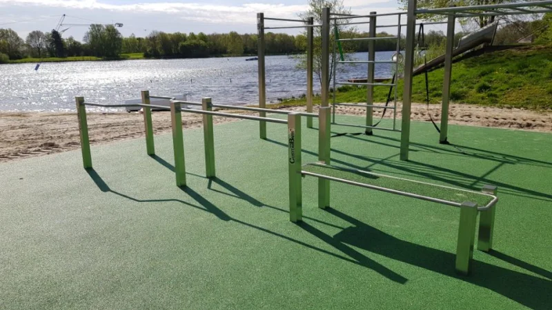 Wheelchair dip bar