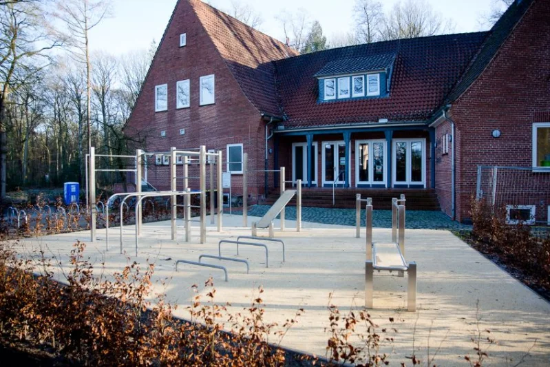 Wheelchair dip bar