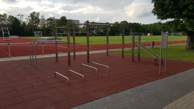 Medium CB calisthenics