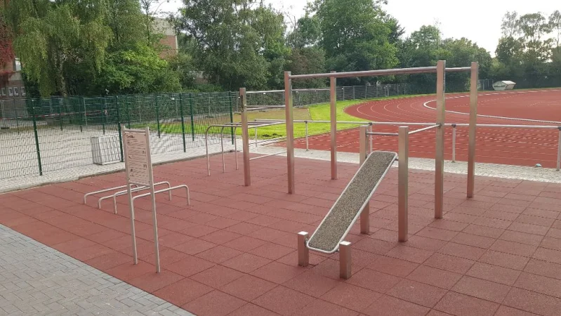Incline bench calisthenics