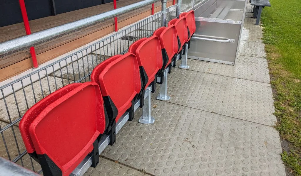 Dugout chair AVATAR