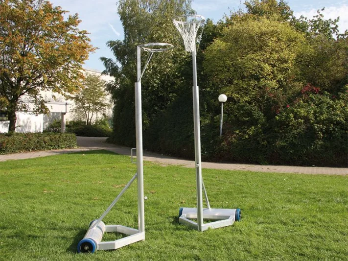 Mobile posts for netball