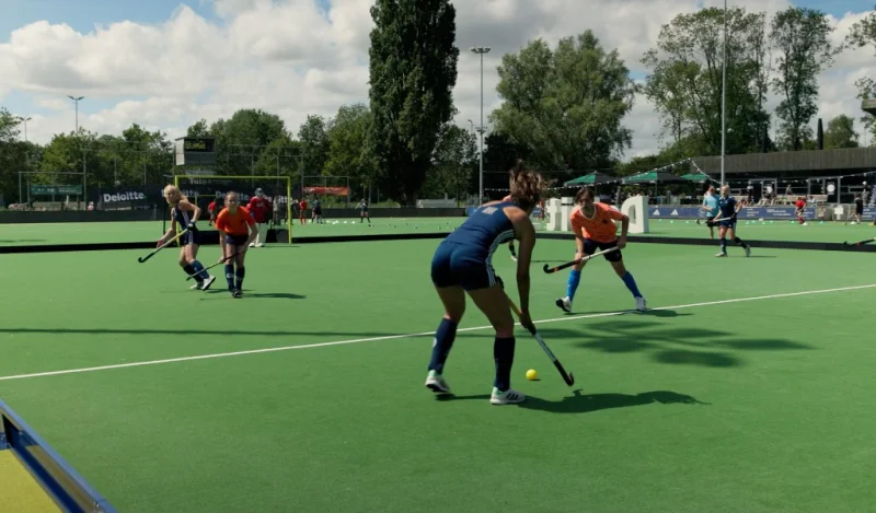 Hockey boarding