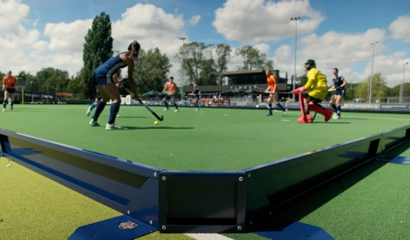 Hockey boarding