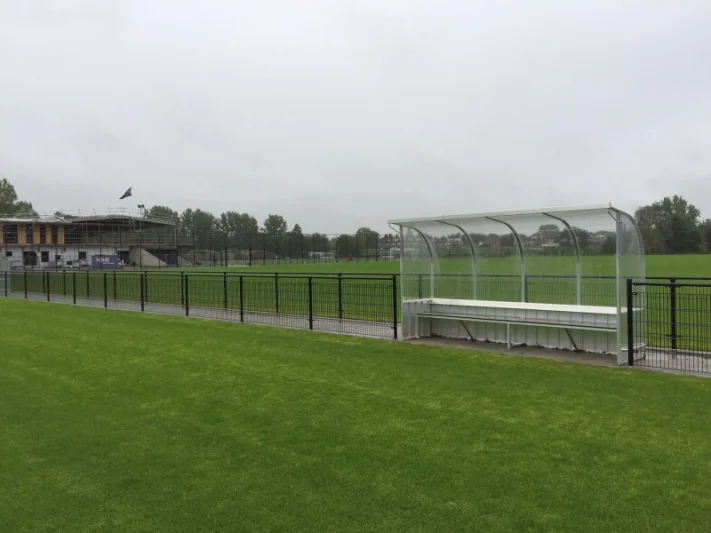 Dugout with aluminium lower side