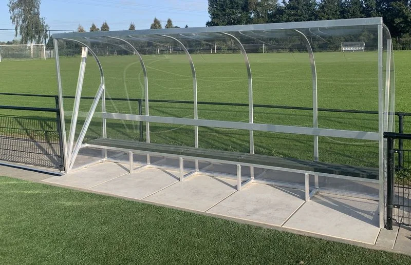 Voetbal dug out duurzaam
