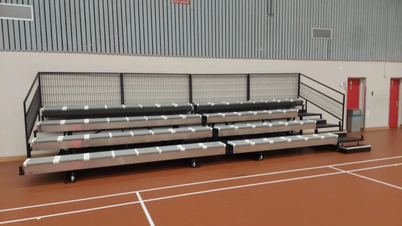 Mobile telescopic grandstand
