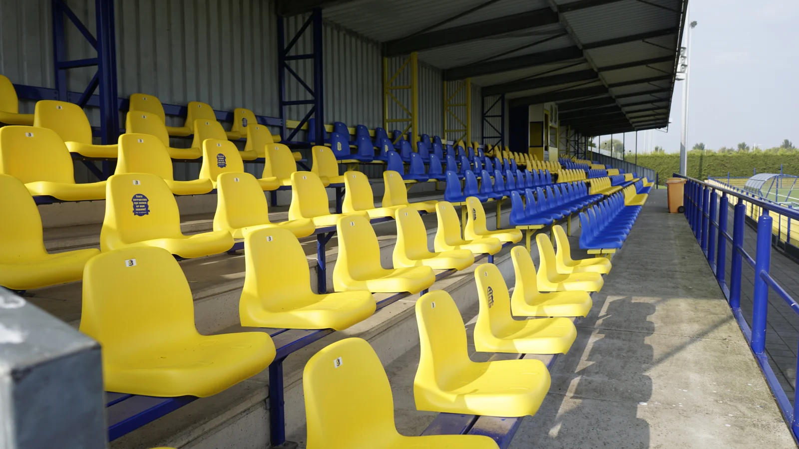 Legmeervogels CR-6 tribunestoel