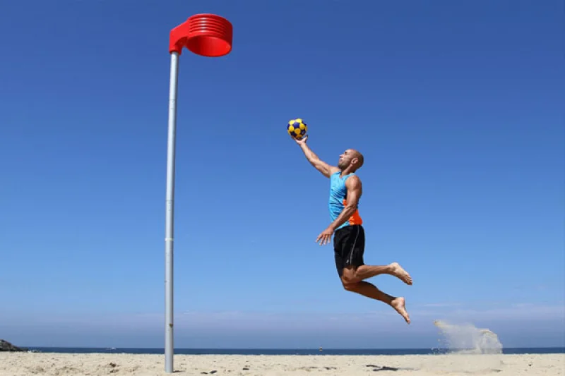 Beachkorfbalpaal met mand