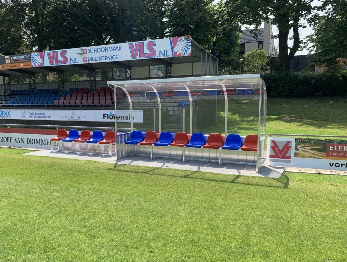 Dugout with aluminium lower side