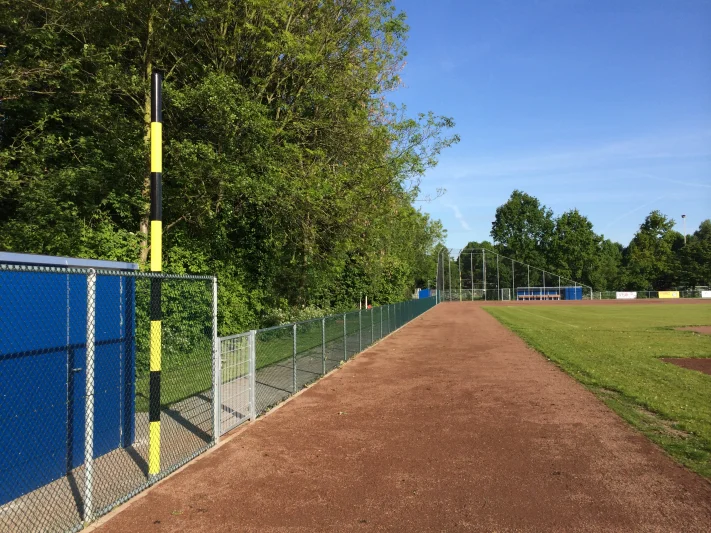 Foul pole