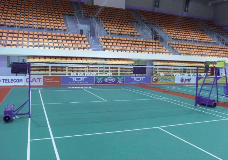 Mobile badminton posts