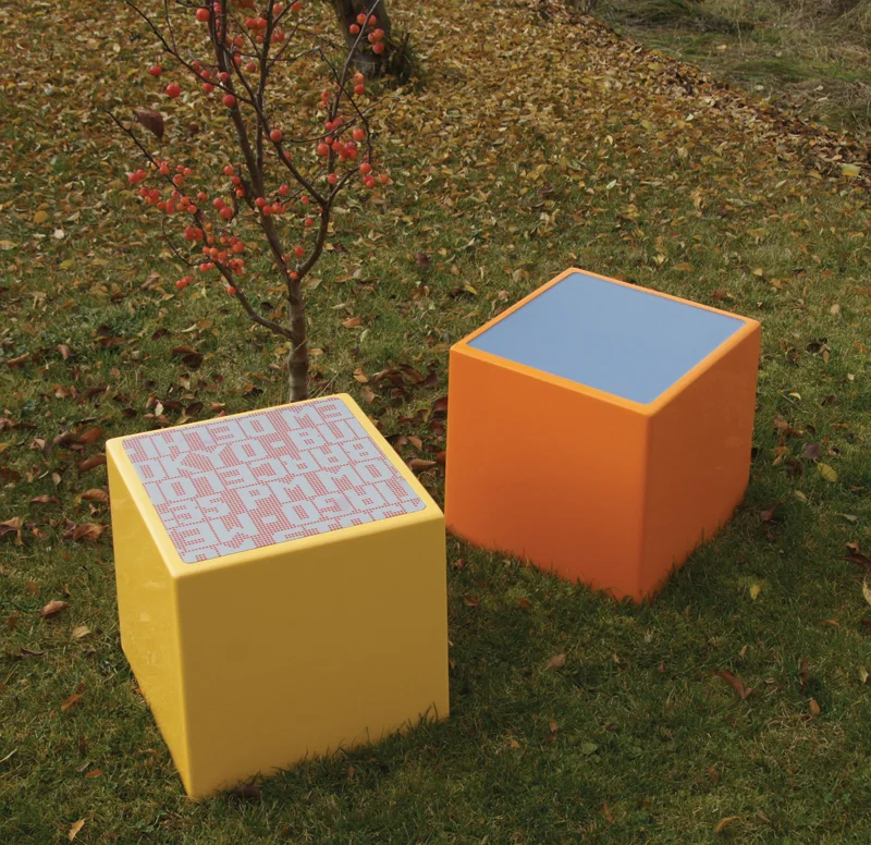Zitblokken outdoor gras oranje geel