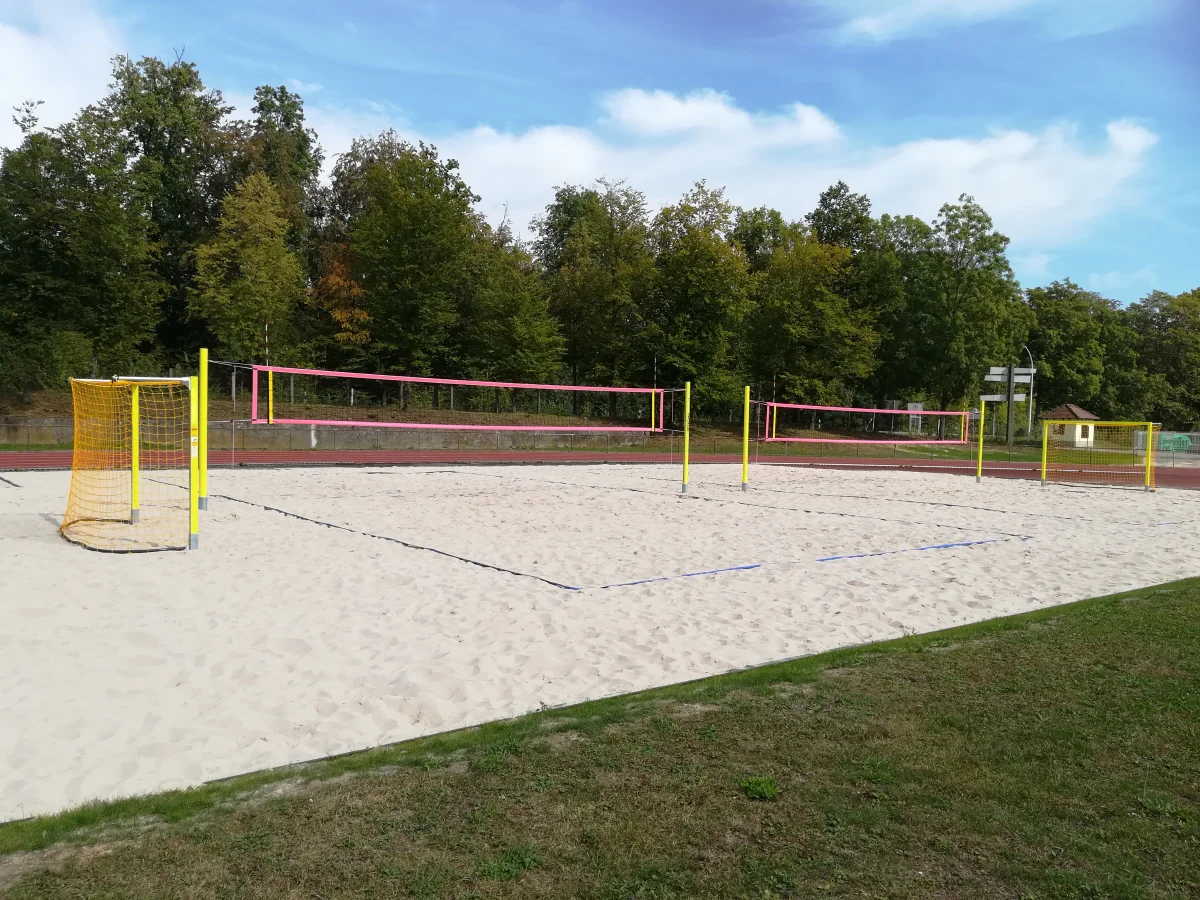 Multifunctional use of beach courts
