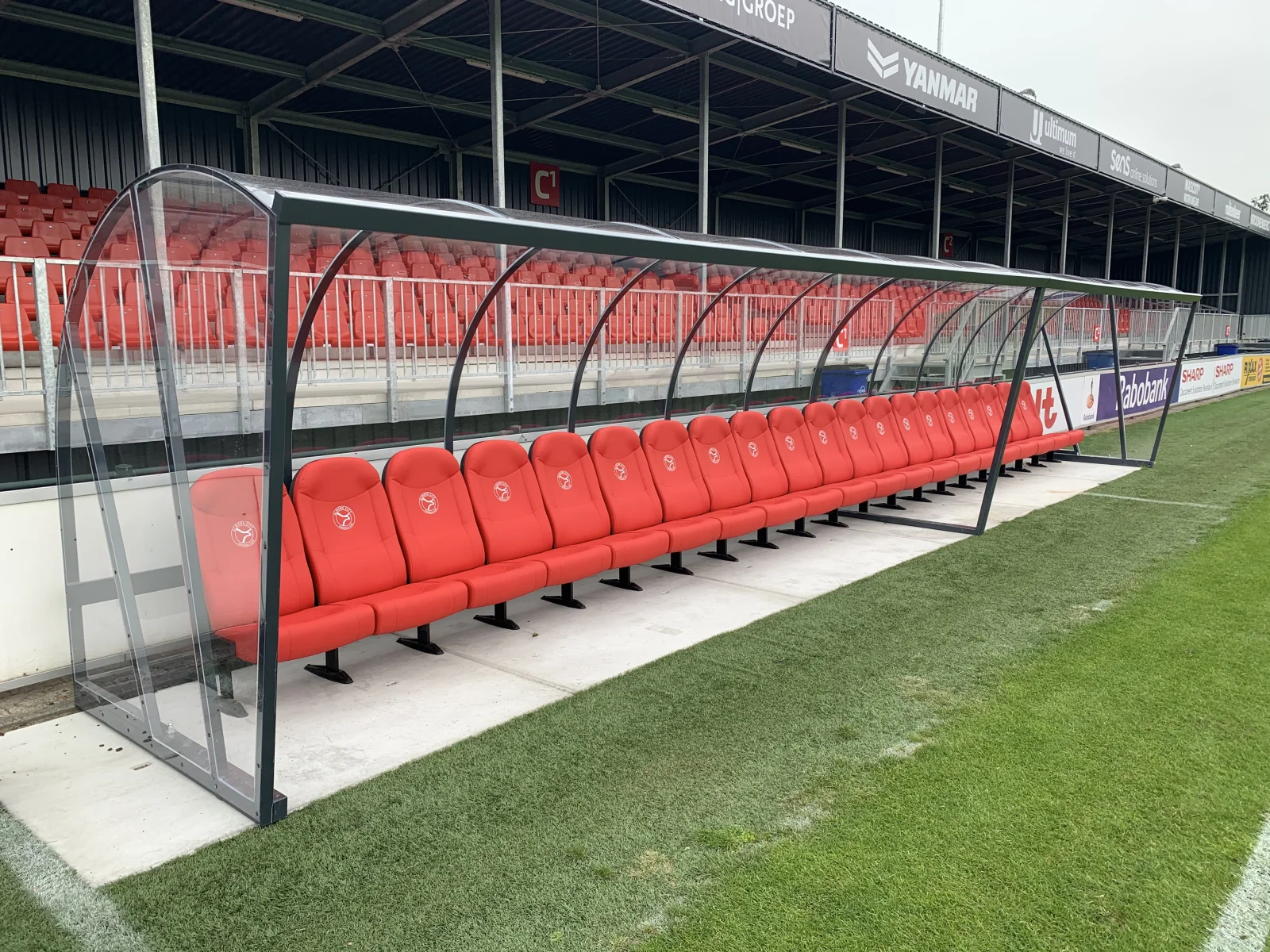 Dug out stoel milan - dug out Almere city