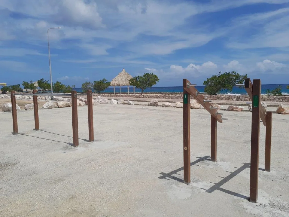 Outdoor fitness equipment on Curaçao
