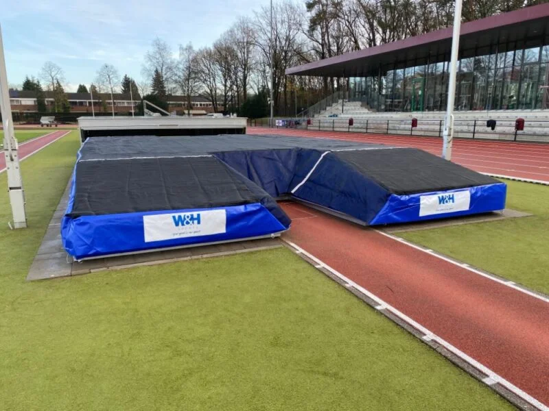 Nieuwe landingsmat voor polsstokhoogspringen