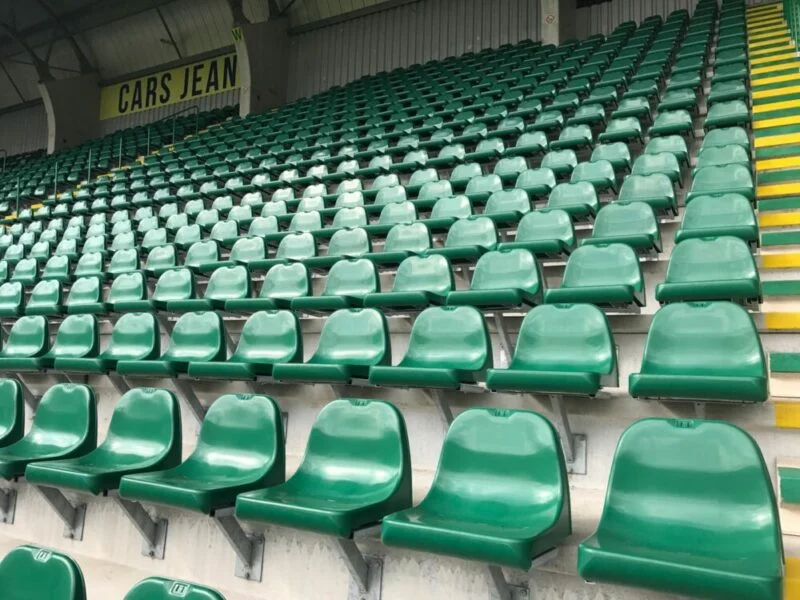 Groene A3 tribunestoelen in het Cars Jeans Stadion