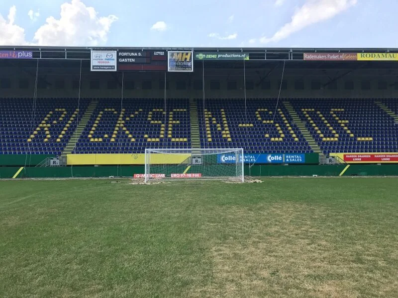 Stadiondoel met aluminium netborging bij Fortuna Sittard