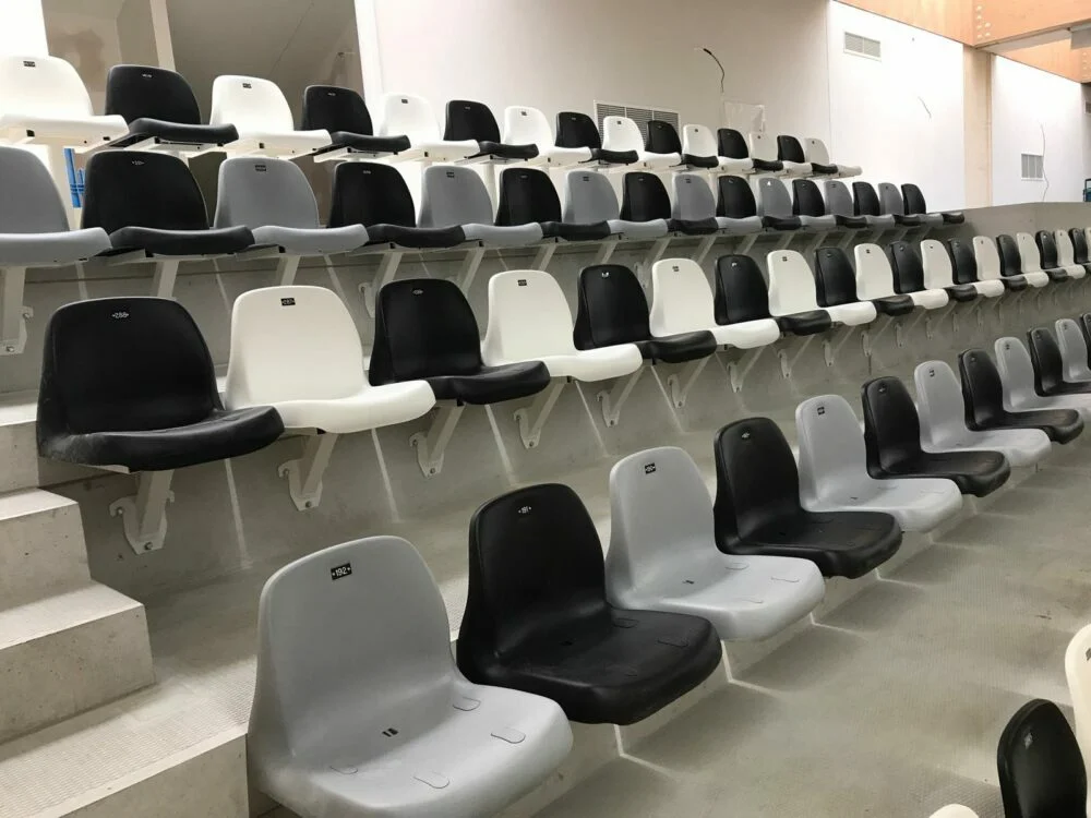 Tribunestoelen sporthal de Geusselt Maastricht