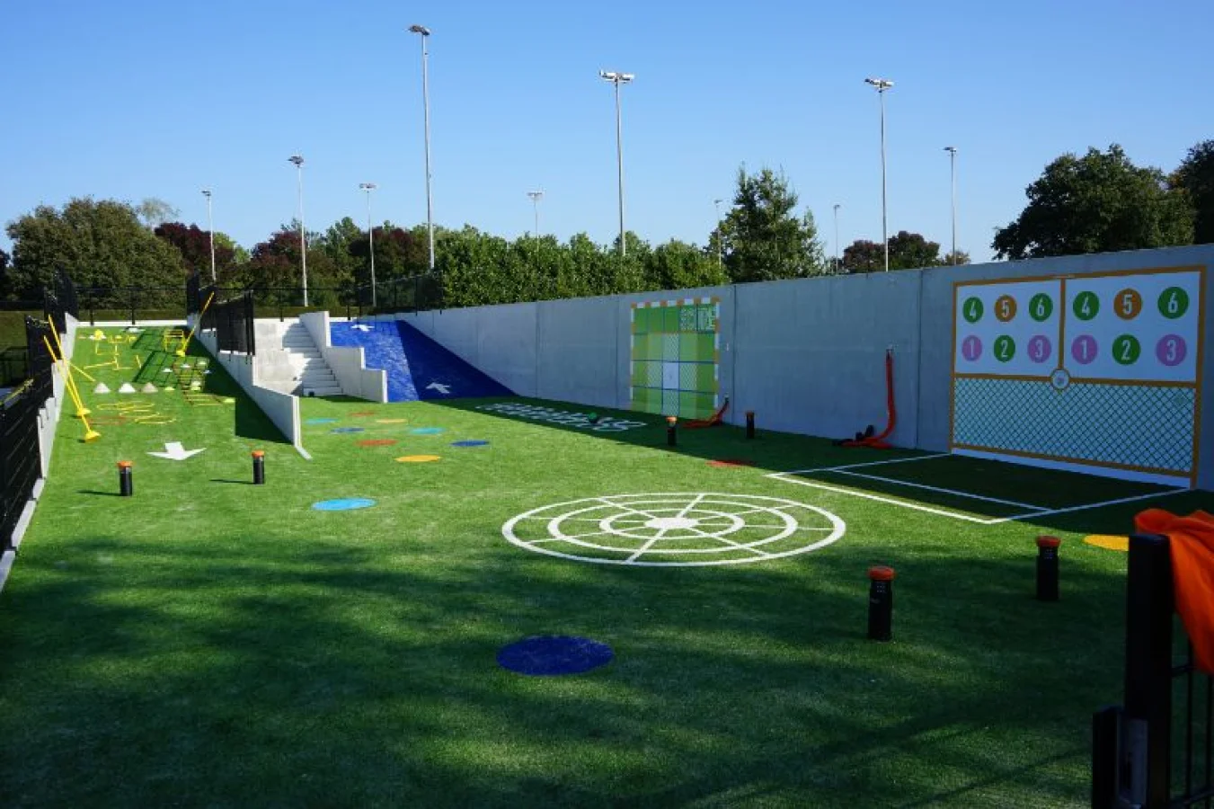 A multifunctional facility at Longa'30
