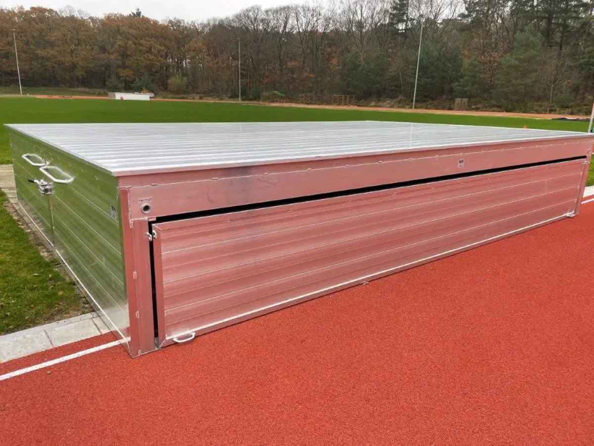 Nieuwe atletiekmaterialen bij AV FIT