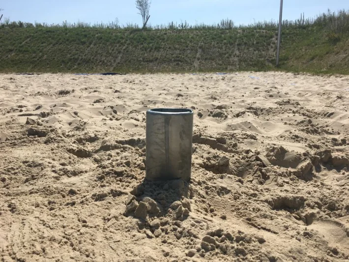 Wegneembare grondpot beachvolleybal
