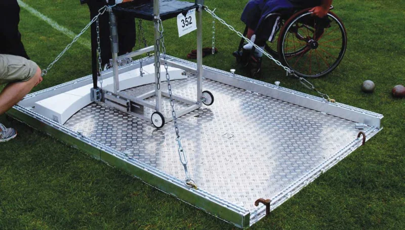 Throwing platform for wheelchair