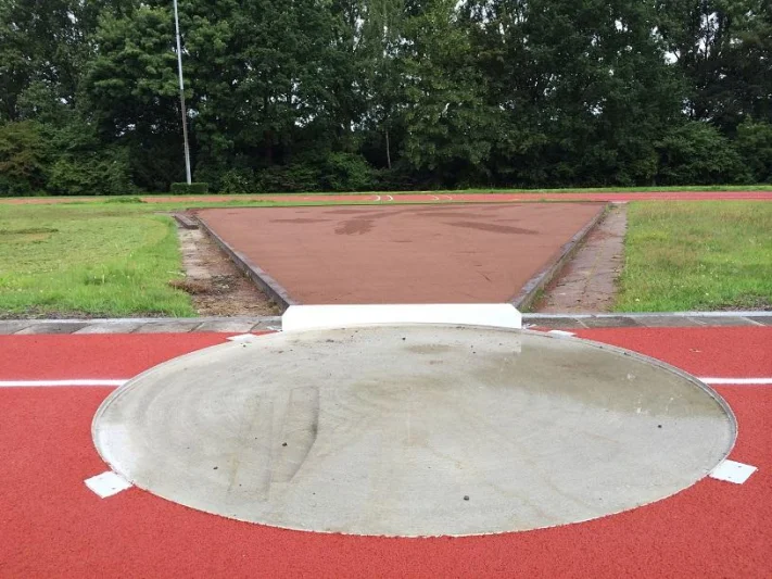 Shot put toe board